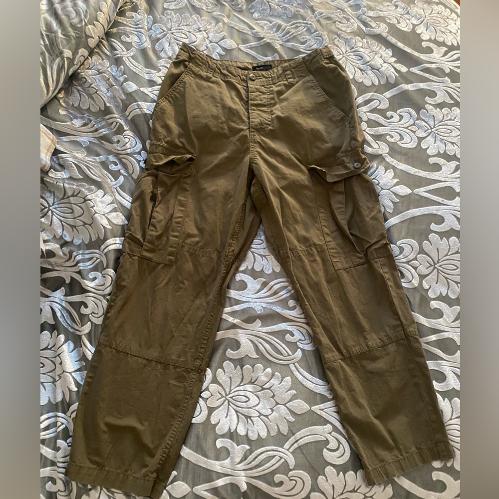 Green cargo pants
